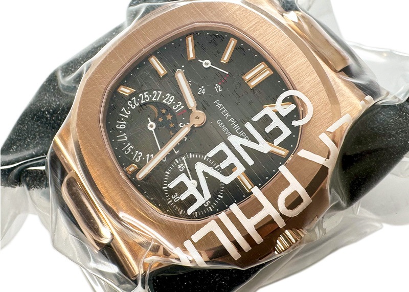 パテックフィリップ - ノーチラス プチコンプリケーション | PATEK PHILIPPE | 5712R-001 | RG ブラウン文字盤 自動巻き レザー | 中古