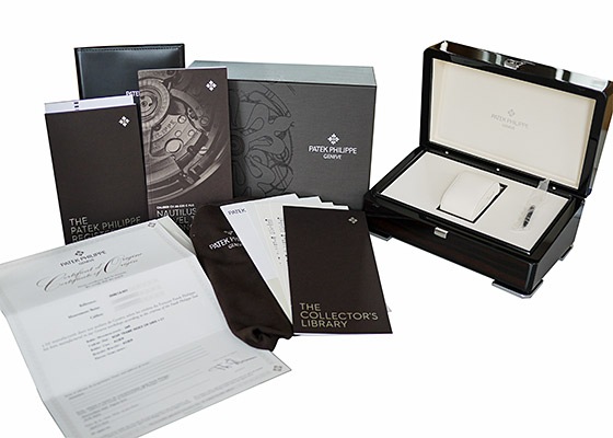 パテックフィリップ - ノーチラス トラベルタイム クロノグラフ | PATEK PHILIPPE | 5990/1A-001 | SS 黒文字盤 自動巻き ブレスレット | 中古 |