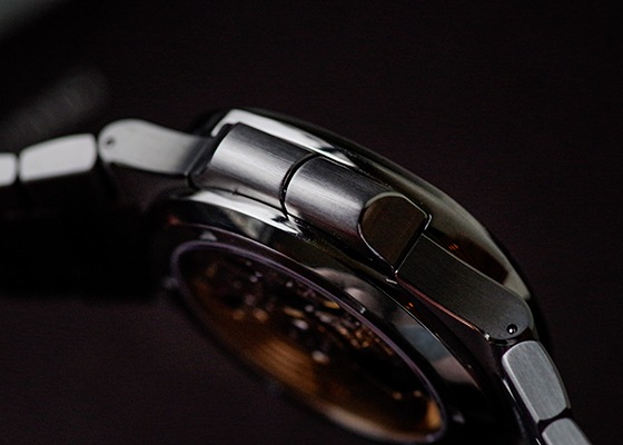 パテックフィリップ - ノーチラス トラベルタイム クロノグラフ | PATEK PHILIPPE | 5990/1A-001 | SS 黒文字盤 自動巻き ブレスレット | 中古 |