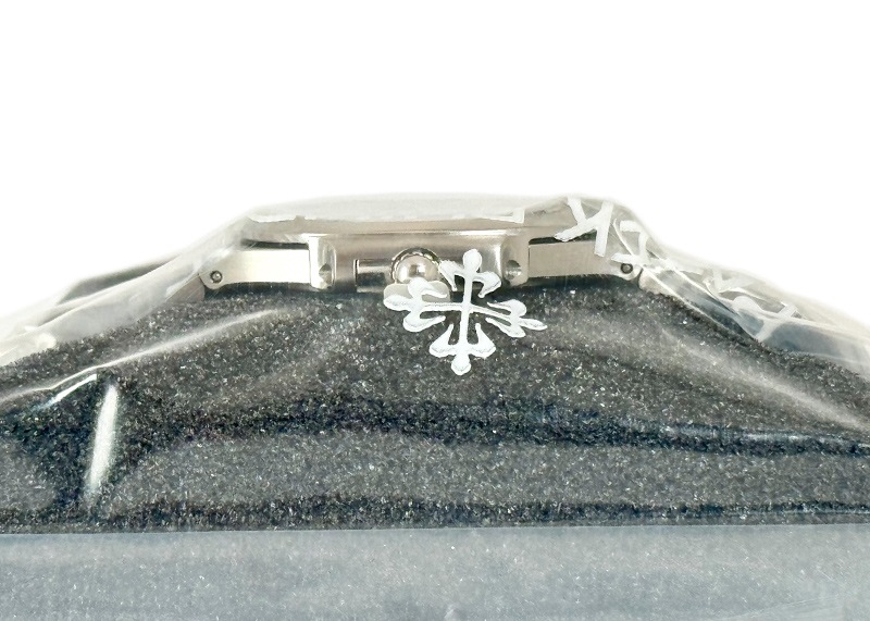 パテックフィリップ - ノーチラス | PATEK PHILIPPE | 3900/1A-001 | SS 黒文字盤 クォーツ ブレスレット | レストア | 中古