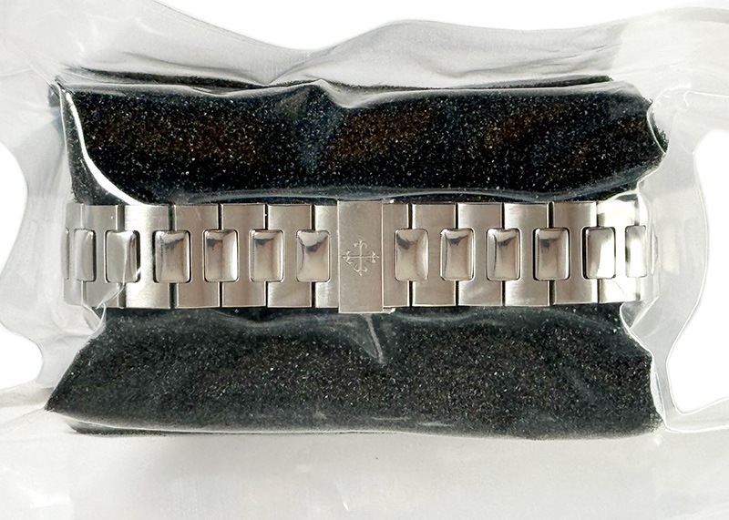 パテックフィリップ - ノーチラス | PATEK PHILIPPE | 3900/1A-001 | SS 黒文字盤 クォーツ ブレスレット | レストア | 中古