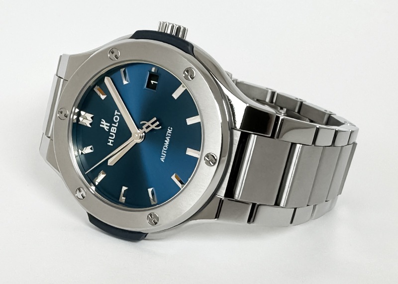 ウブロ - クラシックフュージョン チタニウム ブレスレット | HUBLOT | 568.NX.7170.NX | TI ブルー文字盤 自動巻き ブレスレット | 委託品 | 中古