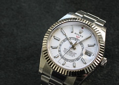 ロレックス - オイスター パーペチュアル スカイドゥエラー | ROLEX | 326934 | WG/SS 白文字盤 自動巻き ブレスレット |