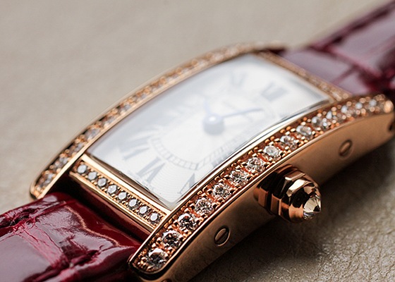 カルティエ - レディース タンクアメリカン ミニ ダイヤモンドベゼル | CARTIER | WB710014 | PG シルバー文字盤 クォーツ レザー |