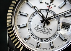 ロレックス - オイスター パーペチュアル スカイドゥエラー | ROLEX | 326934 | WG/SS 白文字盤 自動巻き ブレスレット |