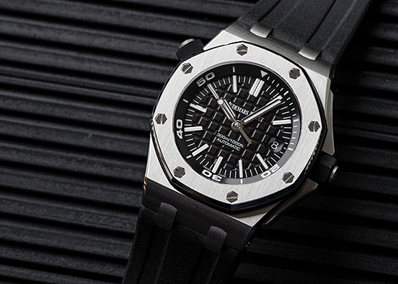 オーデマピゲ - ロイヤルオーク オフショア ダイバー | AUDEMARS PIGUET | 15710ST.OO.A002CA.01 | SS 黒文字盤 自動巻き ラバー | 中古 |