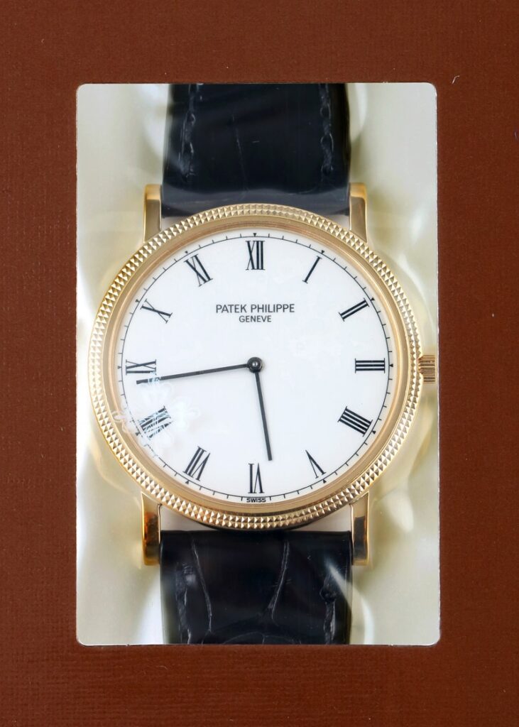 パテックフィリップ - カラトラバ | PATEK PHILIPPE | 3520DJ-011 | YG 白文字盤 手巻き レザー | アーカイブ付き | 1986年製 | レストア | 中古 |