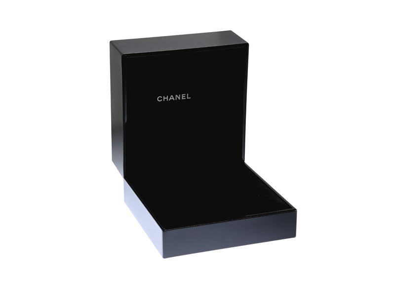 シャネル - ボーイフレンド ツイード ベゼルダイヤ | CHANEL | H4877 | SS 黒文字盤 クォーツ ブレスレット | 中古 |