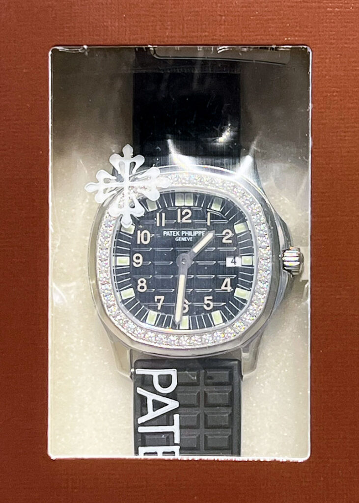 パテックフィリップ - アクアノート ルーチェ | PATEK PHILIPPE | 4961A-001 | SS 黒文字盤 クォーツ ラバー | 委託品 | 中古 |