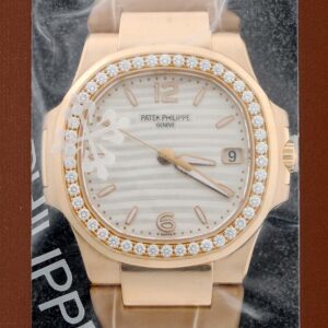 パテックフィリップ - ノーチラス | PATEK PHILIPPE | 7010R-011 | RG シルバー文字盤 クォーツ レザー | 中古 |