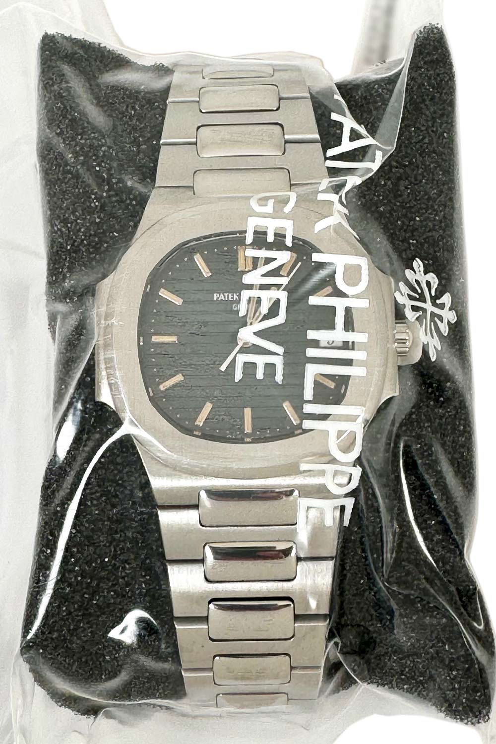 パテックフィリップ - ノーチラス | PATEK PHILIPPE | 3900/1A-001 | SS 黒文字盤 クォーツ ブレスレット | レストア | 中古
