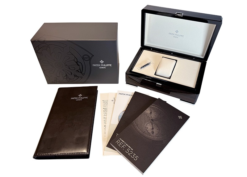 パテックフィリップ - アニュアルカレンダー レギュレーター | PATEK PHILIPPE | 5235G-001 | WG シルバー文字盤 自動巻き レザー | 中古