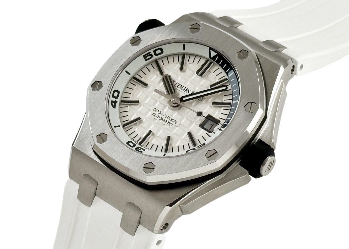 オーデマピゲ - ロイヤルオーク オフショアダイバー | AUDEMARS PIGUET | 15710ST.OO.A002CA.02 | SS 白文字盤 自動巻き ラバー | 委託品 | 中古