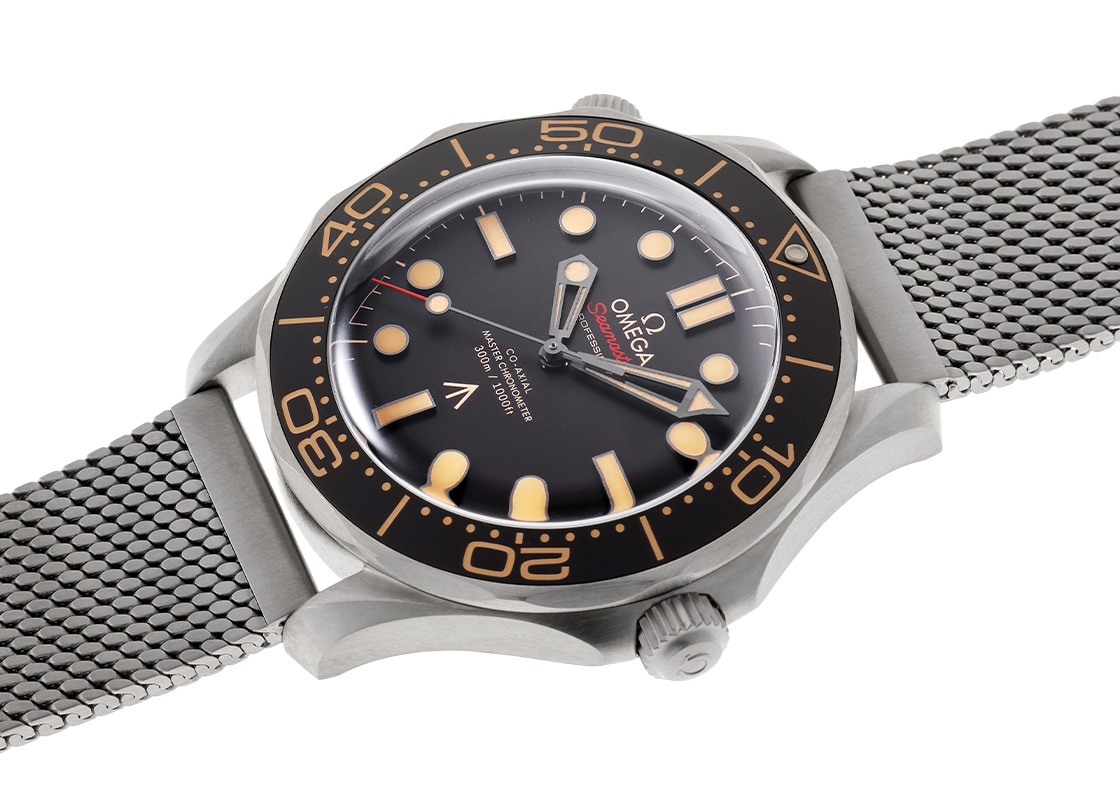 オメガ - シーマスター ダイバー 300M コーアクシャル クロノメーター 007エディション | OMEGA | 210.90.42.20.01.001 | TI ブラウン文字盤 自動巻き ブレスレット | 中古