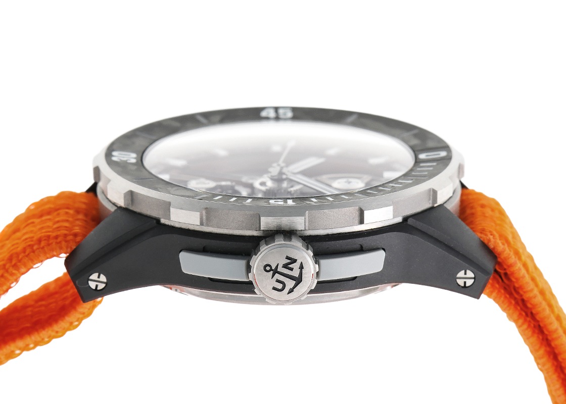 ユリスナルダン - ダイバー エアー | ULYSSE NARDIN | 3743-170-2A | TI スケルトン文字盤 自動巻き ナイロン | 中古