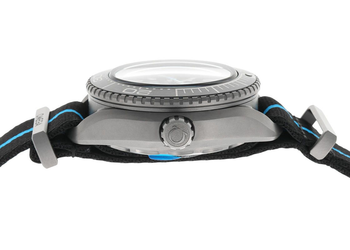 オメガ - シーマスター プラネットオーシャン 6000M ウルトラディープ | OMEGA | 215.92.46.21.01.001 | TI グレー文字盤 自動巻き ナイロン | 未使用品