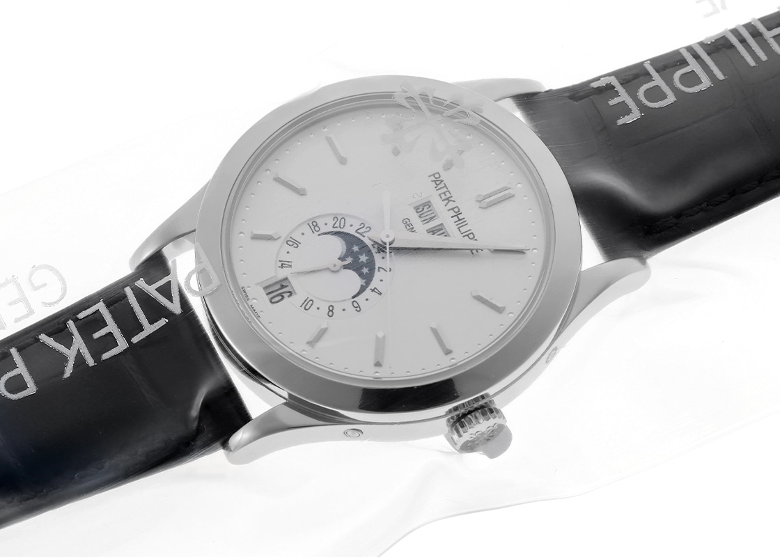 パテックフィリップ - アニュアルカレンダー ムーンフェイズ | PATEK PHILIPPE | 5396G-011 | WG シルバー文字盤 自動巻き レザー | 中古