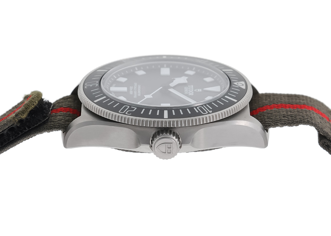 チューダー - ペラゴス FXD | TUDOR | M25717N-0001 | TI 黒文字盤 自動巻き ファブリック | 中古