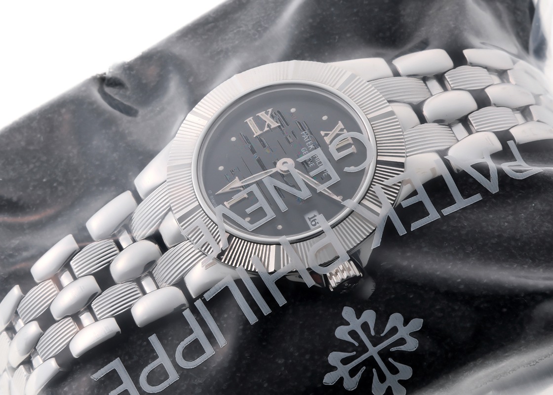 パテックフィリップ - ネプチューン | PATEK PHILIPPE | 4880/1A-010 | SS 黒文字盤 クォーツ ブレスレット | レストア