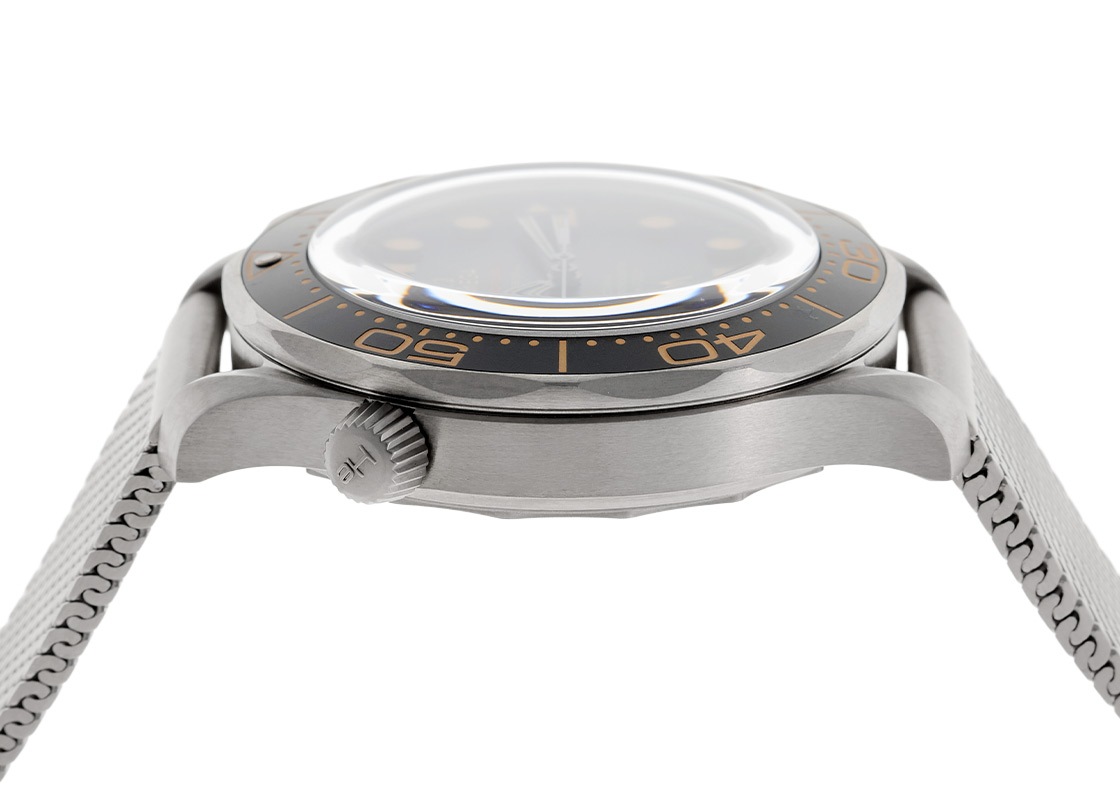 オメガ - シーマスター ダイバー 300M コーアクシャル クロノメーター 007エディション | OMEGA | 210.90.42.20.01.001 | TI ブラウン文字盤 自動巻き ブレスレット | 中古