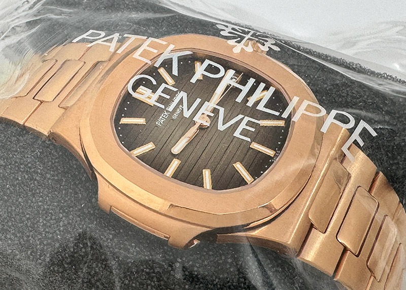 パテックフィリップ - ノーチラス | PATEK PHILIPPE | 5711/1R-001 | RG ブラウン文字盤 自動巻き ブレスレット | 中古