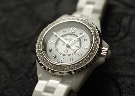 シャネル - レディース J12 ベゼルダイヤモンド | CHANEL | H2572 | 29mm CE 白シェル文字盤/8Pダイヤモンド クォーツ ブレスレット