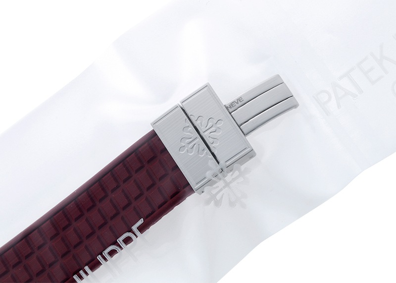パテックフィリップ - アクアノート ルーチェ | PATEK PHILIPPE | 5067A-010 | SS ボルドー文字盤 クォーツ ラバー | レストア | 中古