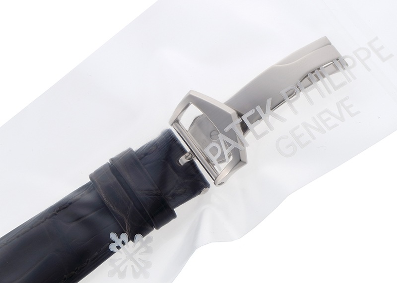 パテックフィリップ - アニュアルカレンダー | PATEK PHILIPPE | 5396G-001 | WG シルバー文字盤 自動巻き レザー | レストア | 中古