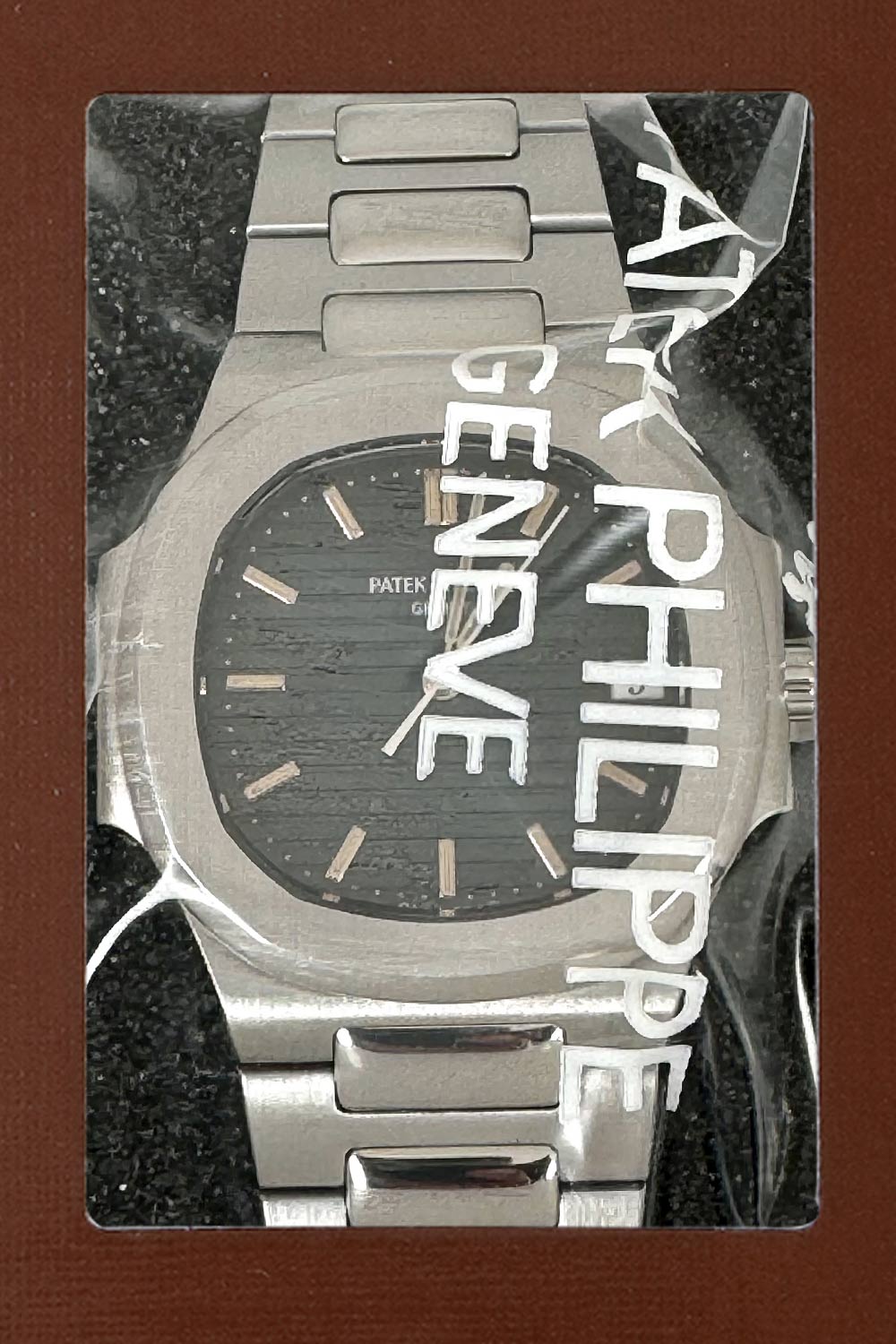 パテックフィリップ - ノーチラス | PATEK PHILIPPE | 3900/1A-001 | SS 黒文字盤 クォーツ ブレスレット | レストア | 中古