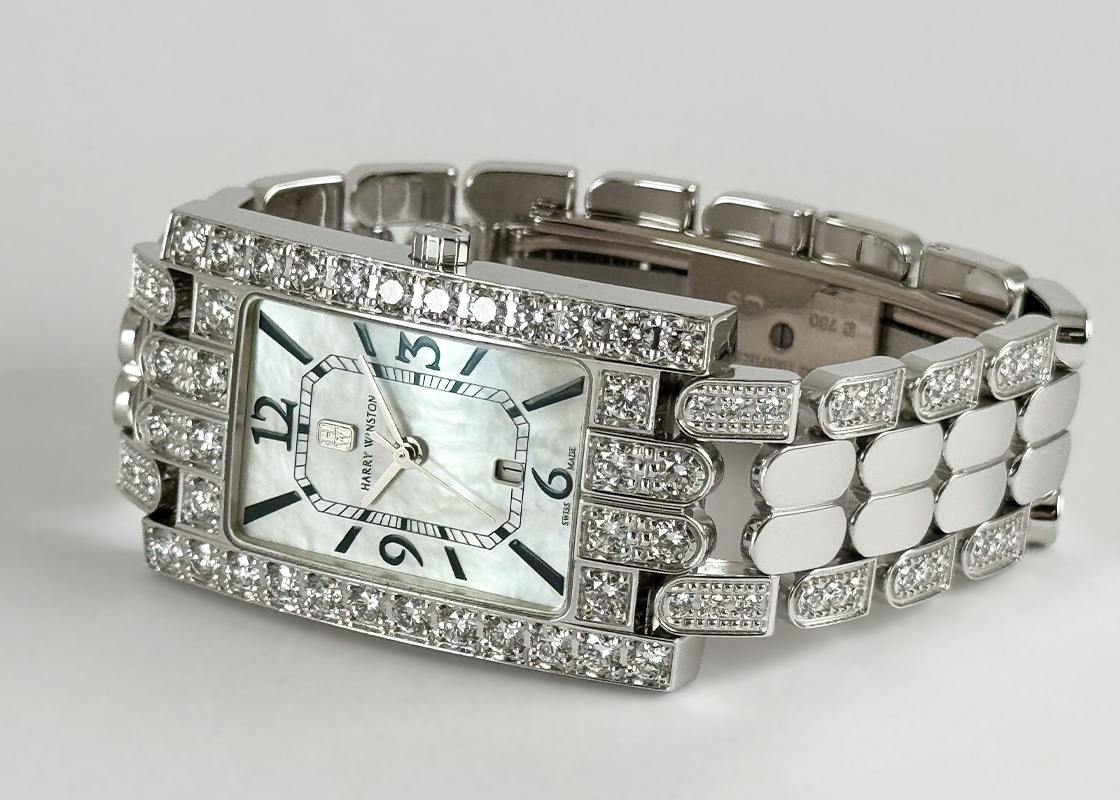 ハリーウィンストン - アヴェニュー ミッドサイズ | HARRY WINSTON | AVEQHM26WW027 | WG シェル文字盤 クォーツ ブレスレット | 委託品 | 中古