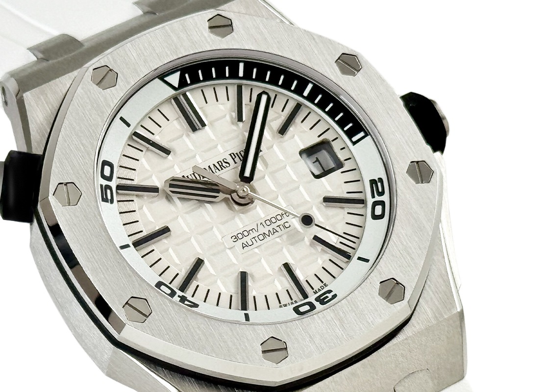 オーデマピゲ - ロイヤルオーク オフショアダイバー | AUDEMARS PIGUET | 15710ST.OO.A002CA.02 | SS 白文字盤 自動巻き ラバー | 委託品 | 中古
