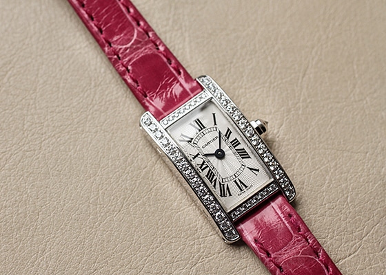 カルティエ - レディース タンクアメリカン ミニ ダイヤモンドベゼル | CARTIER | WB710015 | WG シルバー文字盤 クォーツ レザー | 未使用品